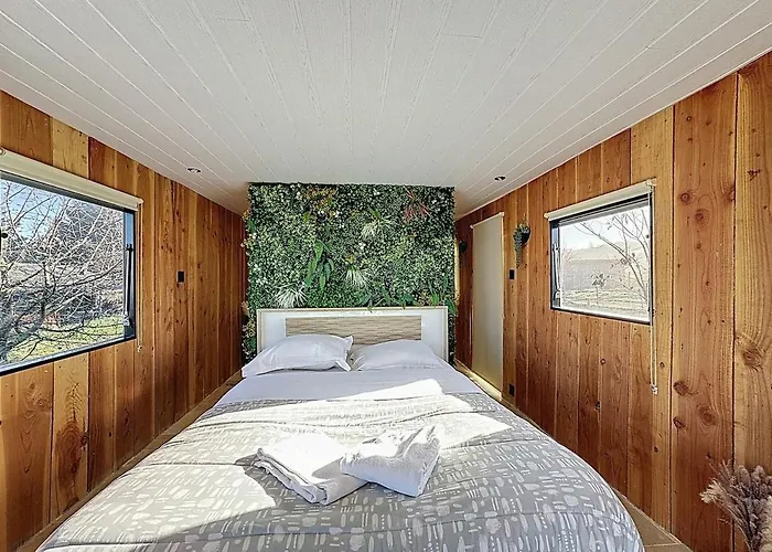 Unique 4 Centre Equestre & Snack Vic-le-Comte